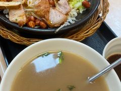 叉烧煲仔饭-卓雅桂林米粉