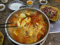 -黄利砖万峰林布依特色酸笋牛肉馆