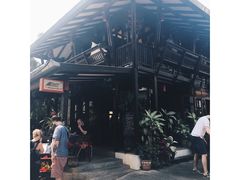 -Dash Teak House