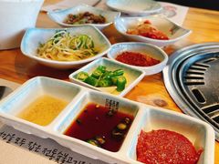 小菜-唯成•韩国炭火烤肉 유성고기