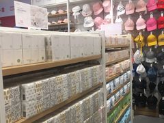 -名创优品(江南新地店)