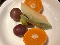 餐前果盘-海派悦庭·海胆烧麦·新融合菜(凯德广场店)