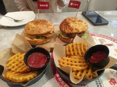 -必胜客(滨江店)