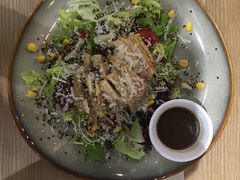 印加藜麦鸡肉沙拉佐意大利黑醋-HELLO 27 意面·沙拉·帕尼尼