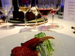 脆皮乳猪配罗马生菜-AZUR聚(香格里拉饭店)