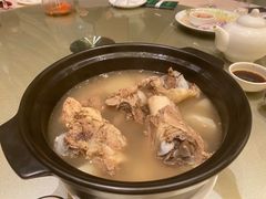 萝卜骨筒煲-沙龙酒家