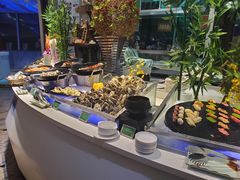 -亚洲国际大酒店·云顶阁旋转自助餐厅