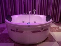 浴缸-天鹅恋主题酒店(光谷广场步行街店)