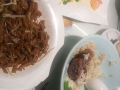 -新大咀港式茶餐厅(宝山万达店)