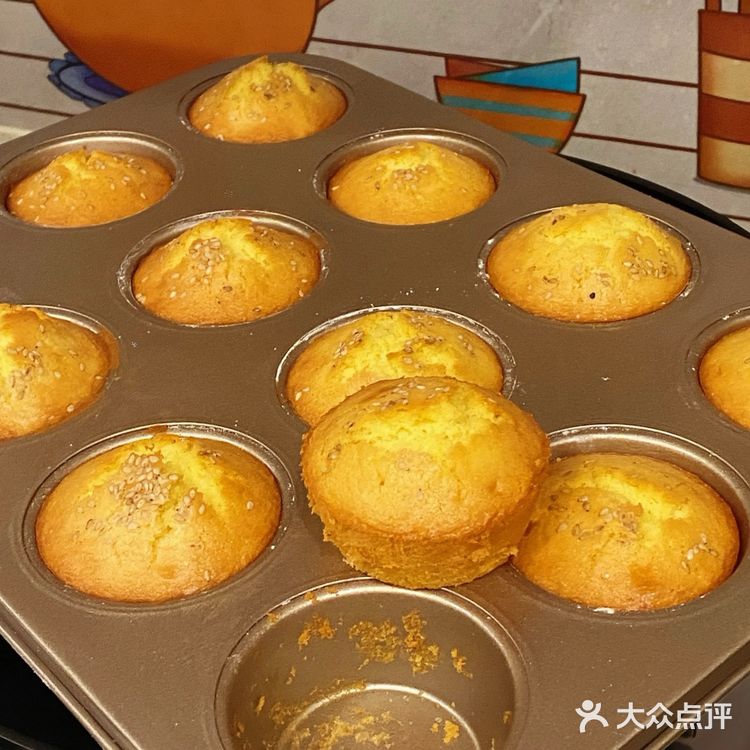 这个老式鸡蛋糕太好吃啦，做好满屋子都是蛋糕的香味