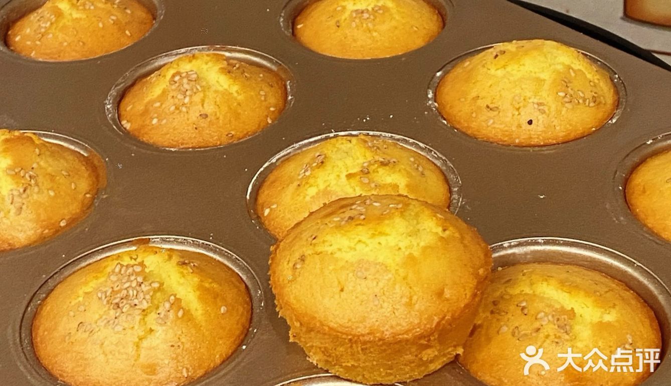这个老式鸡蛋糕太好吃啦，做好满屋子都是蛋糕的香味