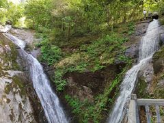 -燕子河大峡谷天坑仙境