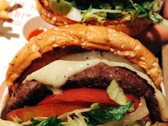 -The Habit Burger Grill 哈比特汉堡(复兴soho店)