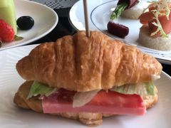 -筠咖啡西餐厅(上海国展宝龙丽筠酒店)