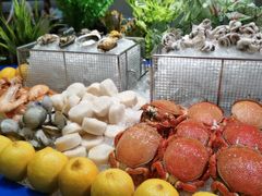 -广州万富希尔顿酒店·感趣自助餐厅·金秋蟹宴生蚝海鲜刺身