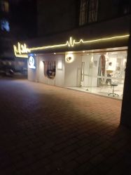 -苏豪路易士·嘉玛发廊