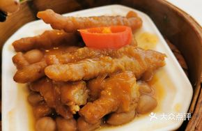 Thai-style Chicken Feet in Sauce