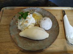 -莓园冰淇淋店