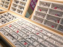 -光明眼镜·蔡司授权(徐泾店)