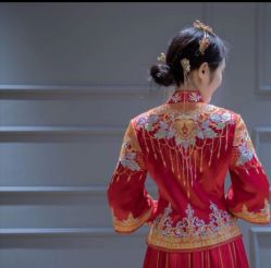 点击看大图 -觅白婚纱礼服馆