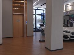 -上海宝信宝马4S店