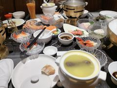 -半岛翡丽海鲜自助餐厅(观风亭店)