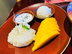 甜糯米团配泰国芒果-红泰·泰精选·特色料理(中山路店)