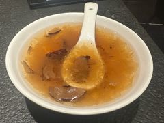 银耳雪梨羹-蝴蝶里·粤菜·点心(滨江龙湖店)