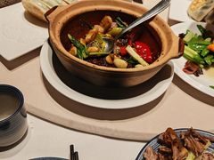 -八府香鸭·啫啫煲(华山路店)