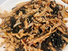 核桃花炒肉丝-乡土特色.冷锅鱼.牦牛肉汤锅