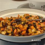 现代时尚渝味菜馆，麻辣的大龙虾霸道得板