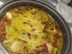 -渝是乎酸菜鱼(龙旗购物中心店)