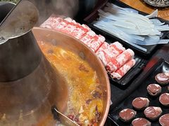 -果松木炭酸菜铜火锅·外婆参鸡汤