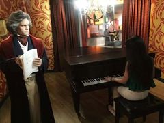 -曼谷杜莎夫人蜡像馆