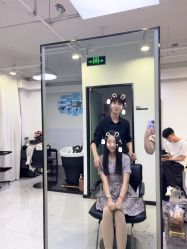 -V7 HAIR SALON