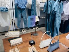 -URBAN REVIVO(上海中庚漫游城店)