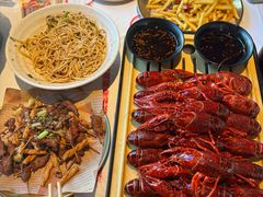 -肥肥虾庄·金牌油焖大虾(汉街SKP店)