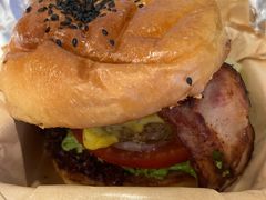 美式经典牛肉汉堡-shark burger·鲨鱼汉堡(交子大道店)