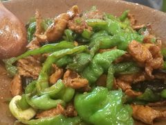 郑哥小炒肉-丹江口渔村·湘味厨房(桃园店)