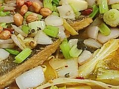 -丹水桥地锅鱼·翘嘴鲌·地方特色全鱼宴(丹江口大坝店)