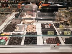 -VENCHI 闻绮(北京国贸商城店)