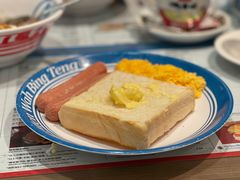 肠仔炒滑蛋配牛油西多士-敏华冰厅(天河城店)