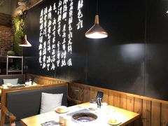 大堂-洪氏嗨捞·广东猪肚鸡·椰子鸡火锅(西咸万象城店)