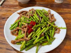 蒜薹肉丝-鸡哈豆花(梅西广场店)