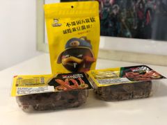 -周黑鸭(宁波鄞州区环球银泰城店)