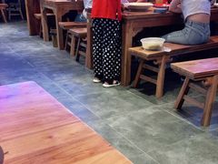大堂-先启半步颠小酒馆(白麓里店)