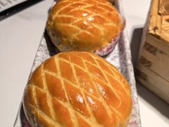 酥皮水牛奶菠萝包-陶陶居酒家(龙之梦店)
