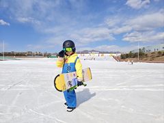 -华彬猛犸滑雪场