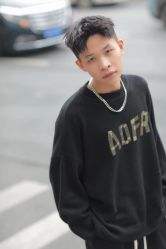 -一家只做男发烫染的店