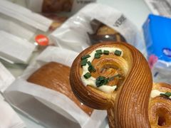 -VERIE BAKEHOUSE